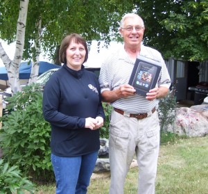 Diane Dwyer (OAHS employee) and Bob Ward, winner of the KindleFIre HD